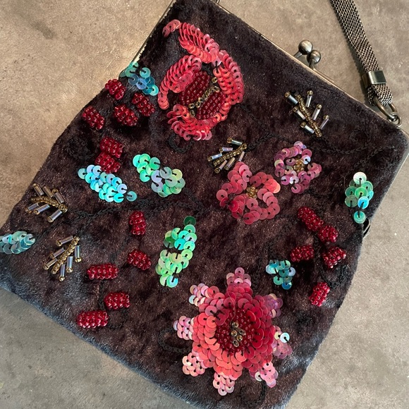 Bebe sequine flower purse - Picture 4 of 4